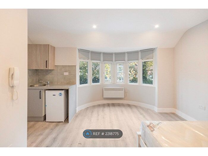 Studio To Rent In Yeading Lane, Hayes, UB4