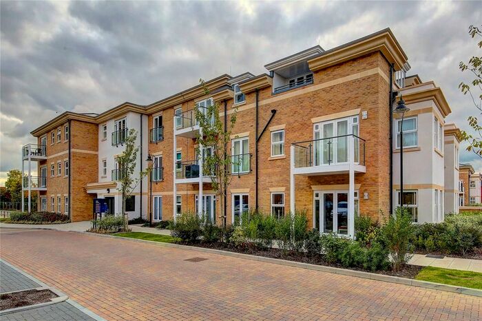 1 Bedroom Flat To Rent In Dyas Road, Sunbury-On-Thames, Surrey, TW16