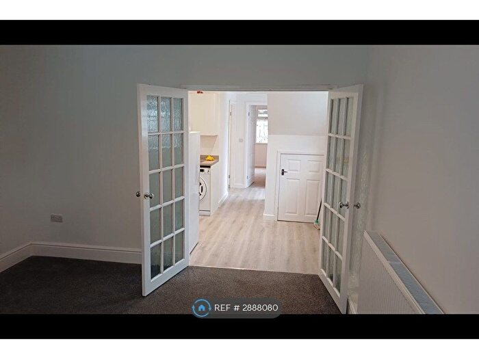 3 Bedroom End Terrace House To Rent In Racecommon Road, Barnsley, S70