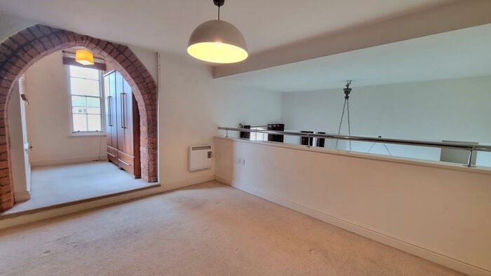 2 Bedroom Flat To Rent In Highcroft Hall, Erdington, B23