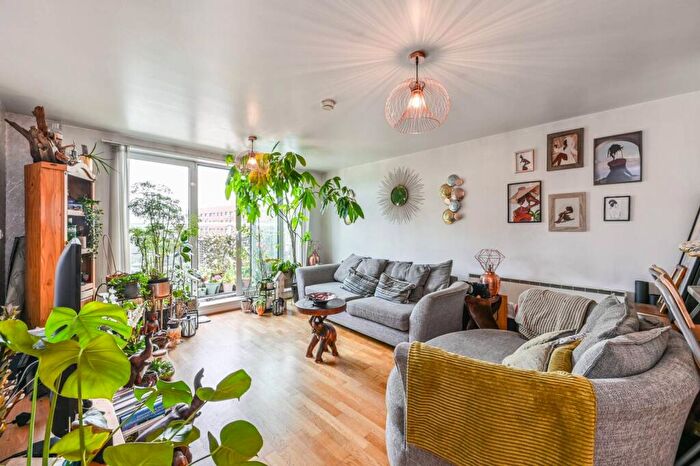 2 Bedroom Flat For Sale In Oyster Wharf, Battersea, London, SW11
