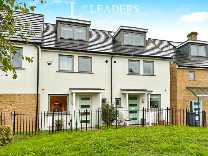 3 Bedroom Terraced House To Rent In Graces Field, GL5