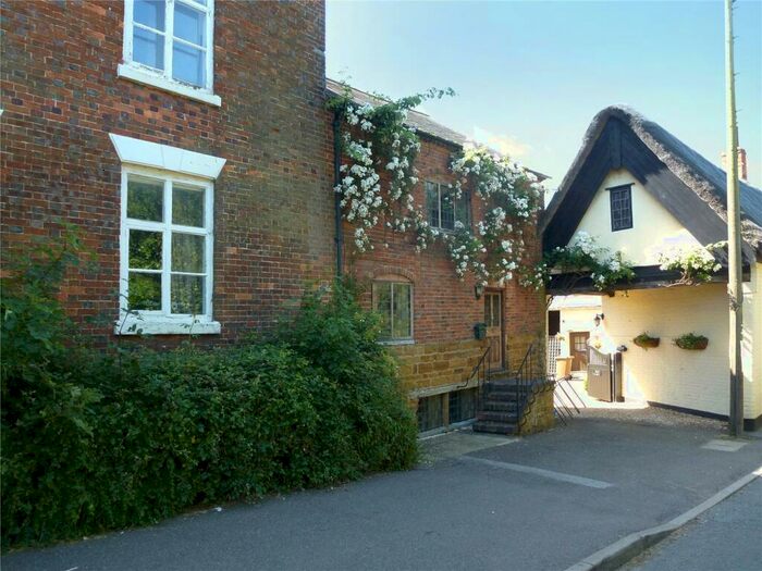 3 Bedroom Semi-Detached House To Rent In Main Road, Crick, Northamptonshire, NN6