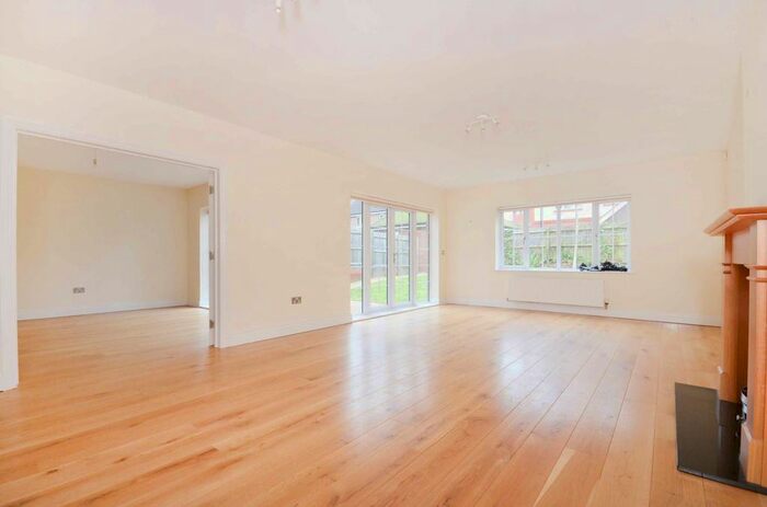 4 Bedroom Detached House To Rent In Knox Road, Queen Elizabeth Park, Guildford, GU2
