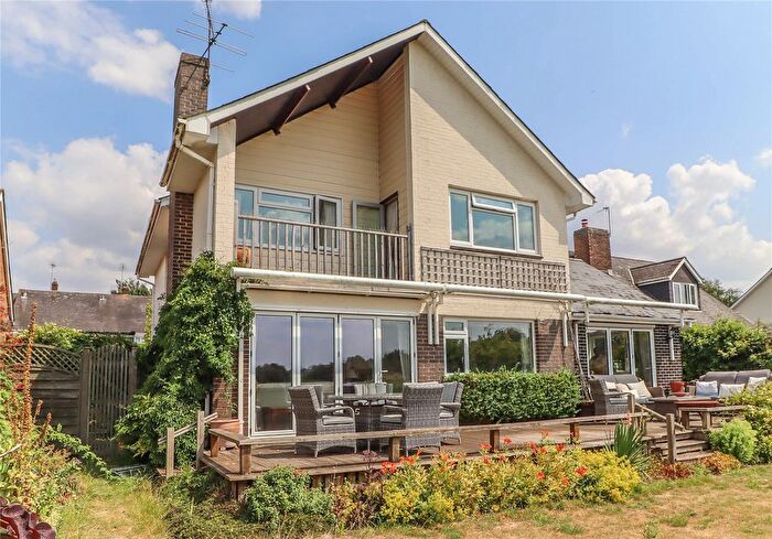 4 Bedroom Detached House For Sale In Trafalgar Way, Stockbridge, Hampshire, SO20