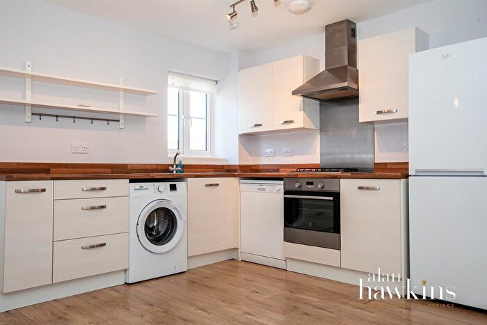2 Bedroom Detached House For Sale In Buxton Way, Royal Wootton Bassett, Swindon, SN4