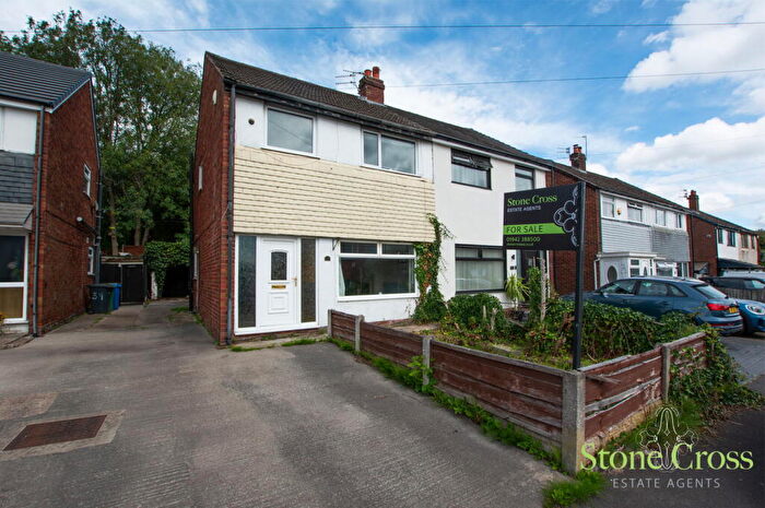 3 Bedroom Semi-Detached House For Sale In Canterbury Close, Atherton, M46