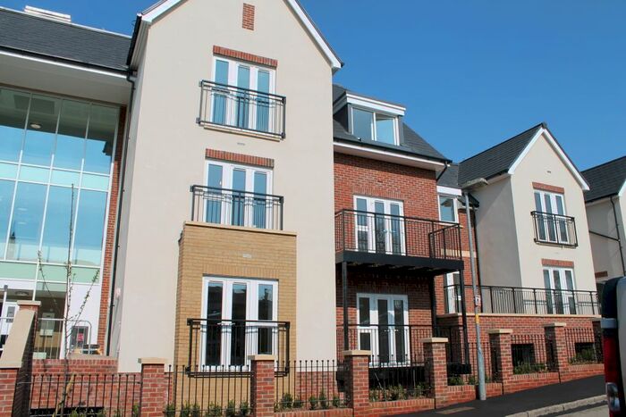 1 Bedroom Flat To Rent In Vale Road, Bushey, WD23