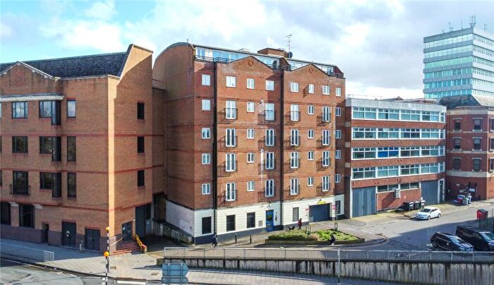 2 Bedroom Apartment For Sale In Cheapside, Reading, Berkshire, RG1