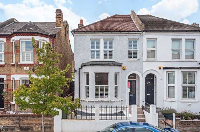 4 Bedroom Semi Detached House For Sale In Thurlestone Road, West Norwood, London, SE27