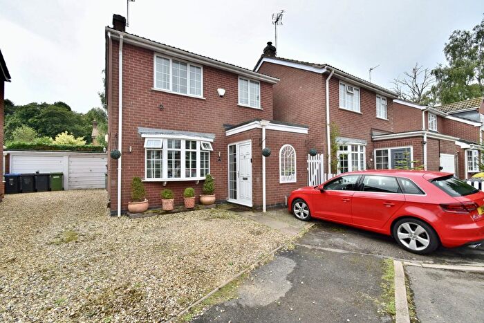 3 Bedroom Detached House For Sale In St Peter’S Close, Leire, Lutterworth, LE17