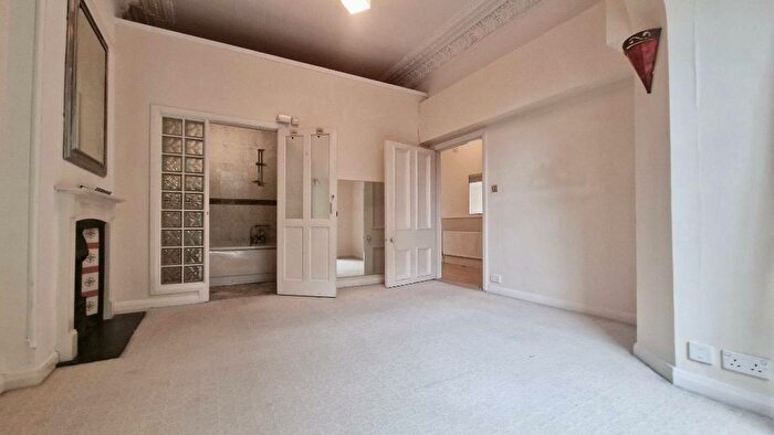 2 Bedroom Apartment To Rent In Palmeira Avenue Mansions, Church Road, Hove, BN3