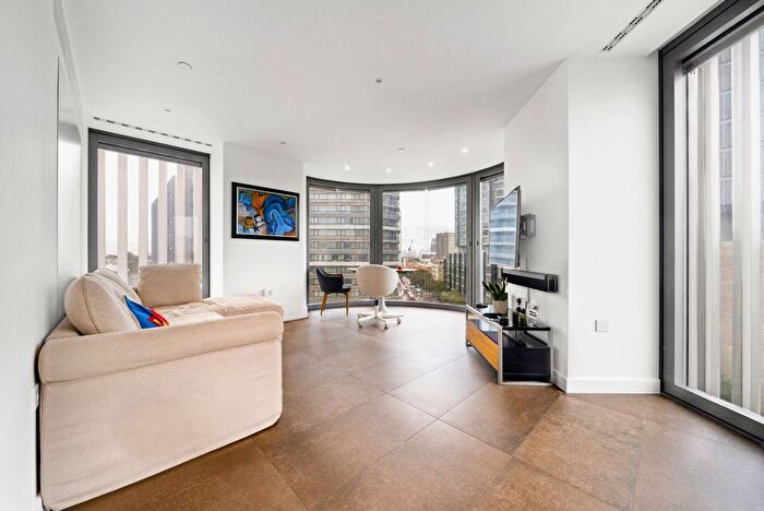 2 Bedroom Flat To Rent In Chronicle Tower, B City Road, EC1V