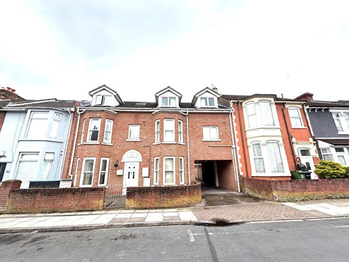 2 Bedroom Flat To Rent In A Queens Road, North End, Portsmouth, PO2