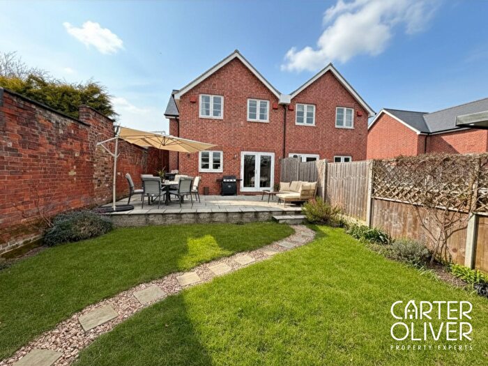 3 Bedroom Semi Detached House For Sale In Farm Field Court, Lutterworth, LE17
