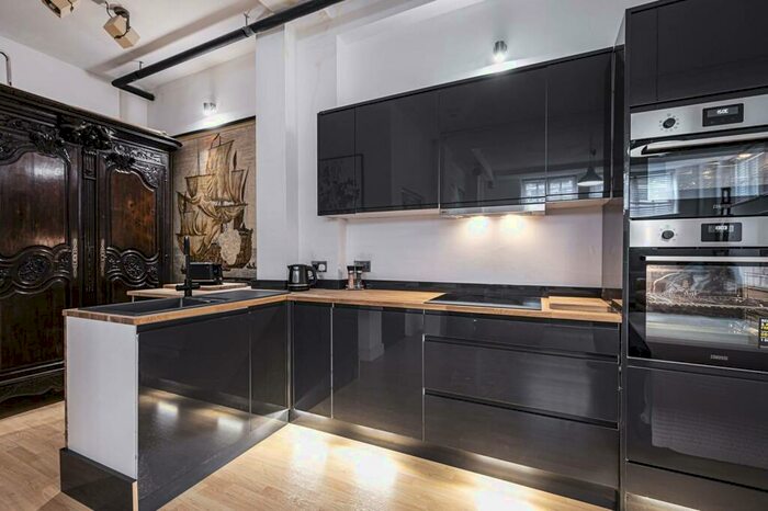 Studio To Rent In Fairclough Street, Aldgate, London, E1