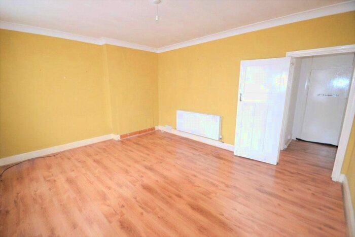 2 Bedroom Flat To Rent In All Souls Avenue, London, NW10