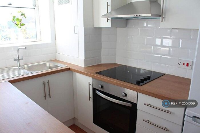 2 Bedroom Flat To Rent In Acworth House, London, SE18