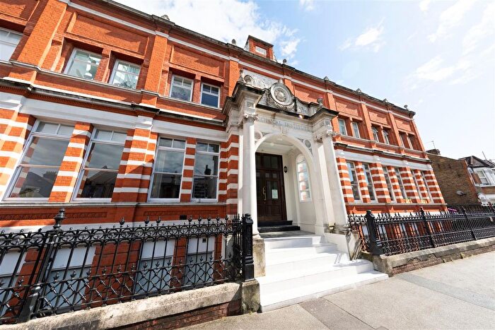 Studio For Sale In Adelaide Road, Leyton, E10