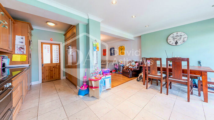 3 Bedroom Terraced House To Rent In Herrongate Close, Enfield, EN1