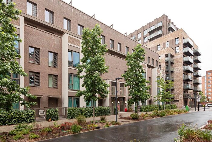 2 Bedroom Flat For Sale In Castle Street, Upton Park, E13