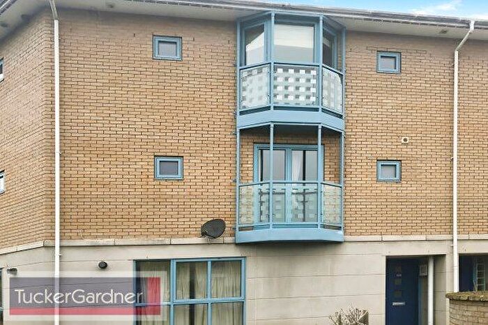 4 Bedroom Town House To Rent In Hurdles Way, Cambridge, CB22