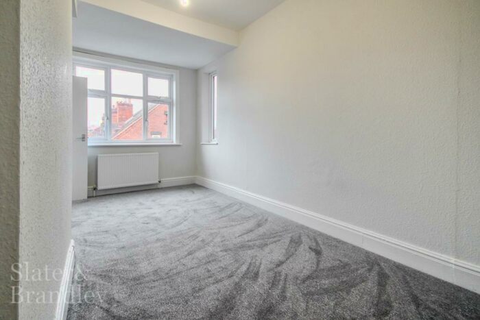 2 Bedroom Flat To Rent In Mansfield Road, Sherwood, Nottingham, NG5