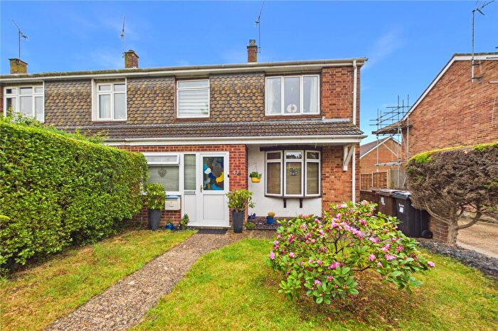 3 Bedroom End Of Terrace House For Sale In Chestnut Crescent, Shinfield, Reading, Berkshire, RG2