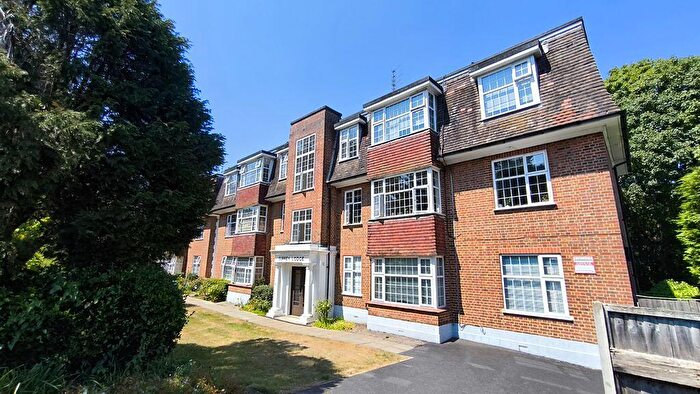 3 Bedroom Apartment For Sale In Surrey Road, Bournemouth, BH4