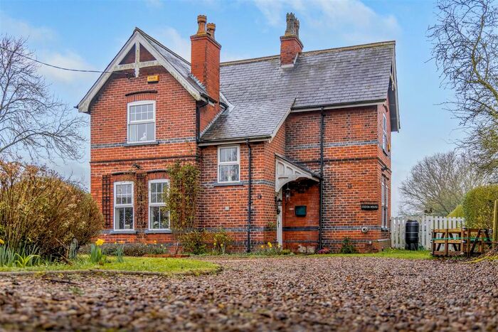 3 Bedroom Cottage For Sale In Fledborough, Newark, NG22