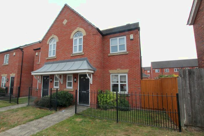 3 Bedroom Semi-Detached House To Rent In Horninglow Road, Burton-On-Trent, DE14