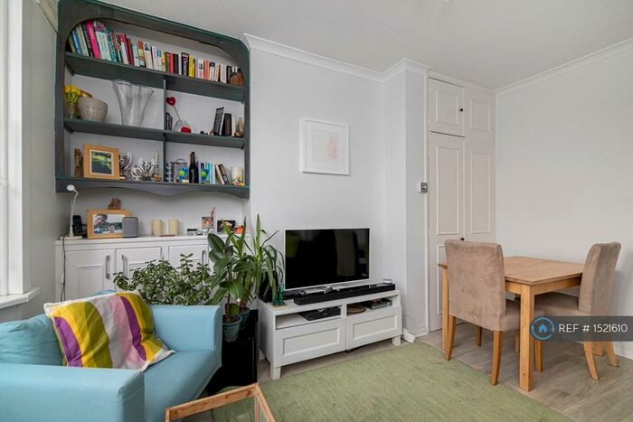 2 Bedroom Flat To Rent In Derrick Gardens, London, SE7