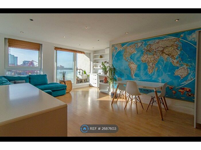 2 Bedroom Flat To Rent In Anchor House, London, SW18