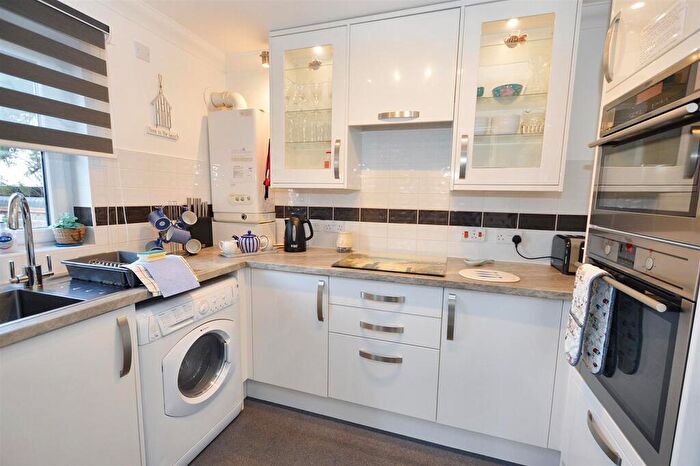 2 Bedroom Flat For Sale In Cliff Road, Sheringham, NR26