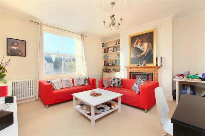 2 Bedroom Flat To Rent In Old Devonshire Road, Balham, London, SW12