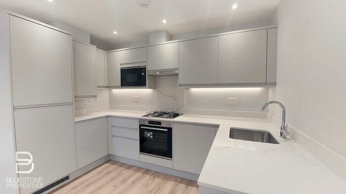 2 Bedroom Flat To Rent In Foxley Lane, Purley, CR8