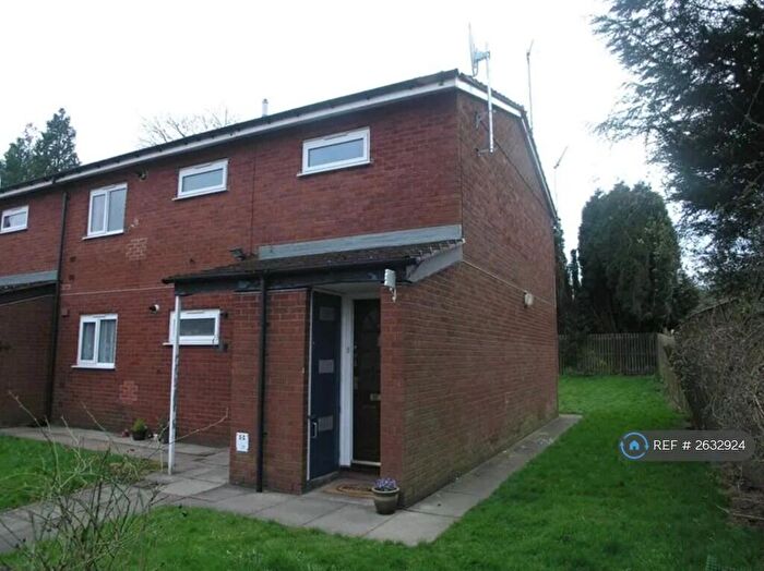 3 Bedroom Maisonette To Rent In Birmingham Road, Rowley Regis, B65