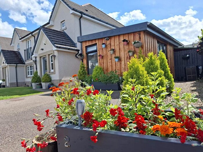 3 Bedroom Semi-Detached House For Sale In Woodgrove Crescent, Inverness, IV2