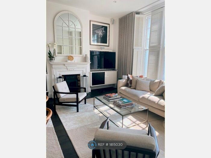 2 Bedroom Flat To Rent In Clapham High Street, London, SW4