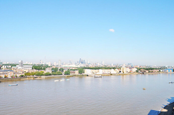 2 Bedroom Apartment To Rent In Crews Street, London, E14