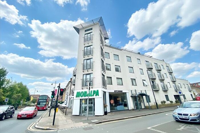 2 Bedroom Flat To Rent In Montway Heights, A Montague Road, London, SW19