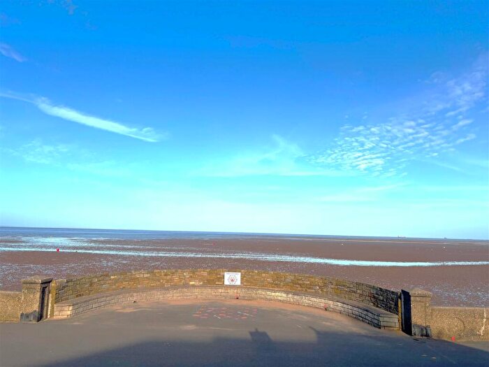 2 Bedroom Flat To Rent In Kingsway, Cleethorpes, DN35