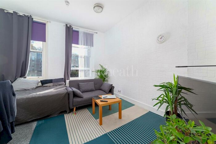 Apartment To Rent In Crowndale Road, NW1