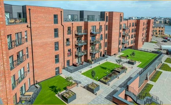 2 Bedroom Flat To Rent In Ocean Drive, Edinburgh, EH6