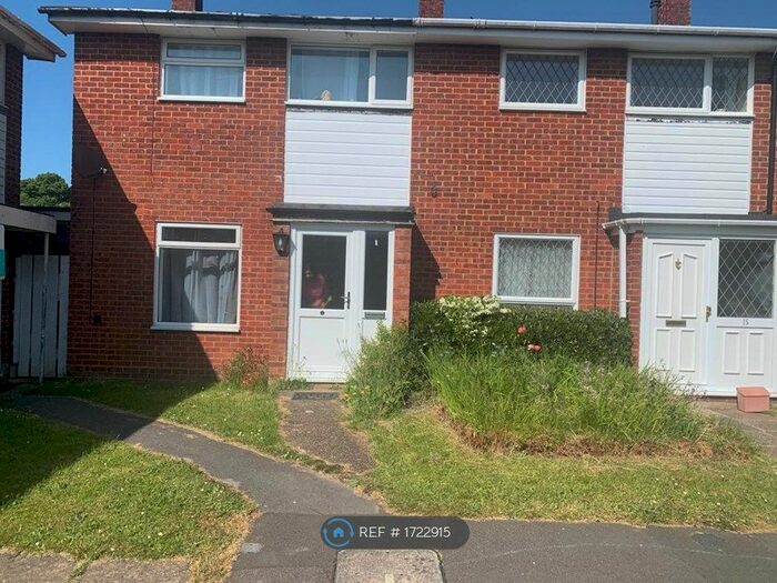 3 Bedroom End Of Terrace House To Rent In St. Pauls Gate, Wokingham, RG41