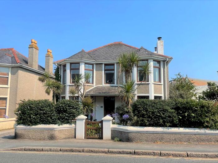 Houses for sale & to rent in TR7 1SP, Cliff Road, Newquay Central Newquay