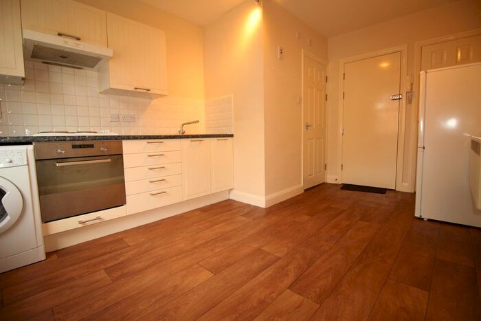 Studio To Rent In Lower Mortlake Road, Richmond, TW9