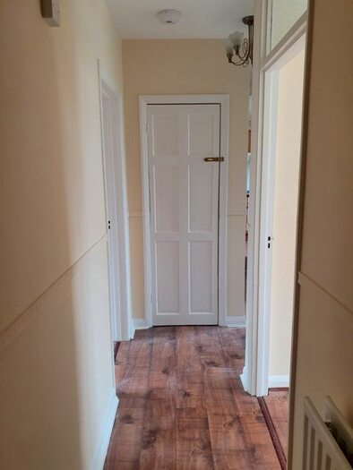 2 Bedroom Flat To Rent In Snakes Lane, Woodford Green, IG8
