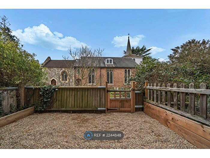 1 Bedroom Flat To Rent In Warwick Place, Thames Ditton, KT7