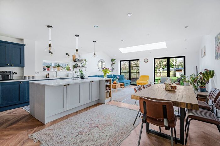 4 Bedroom Semi-Detached House For Sale In Sunderland Avenue, Oxford, OX2